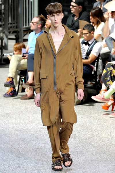 Look 8